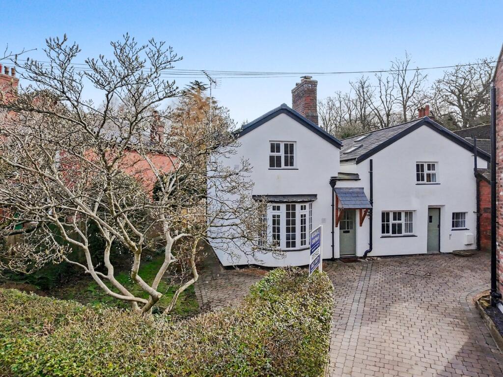 4 bed Cottage for rent in Alderley Edge. From Michael J Chapman - Alderley Edge
