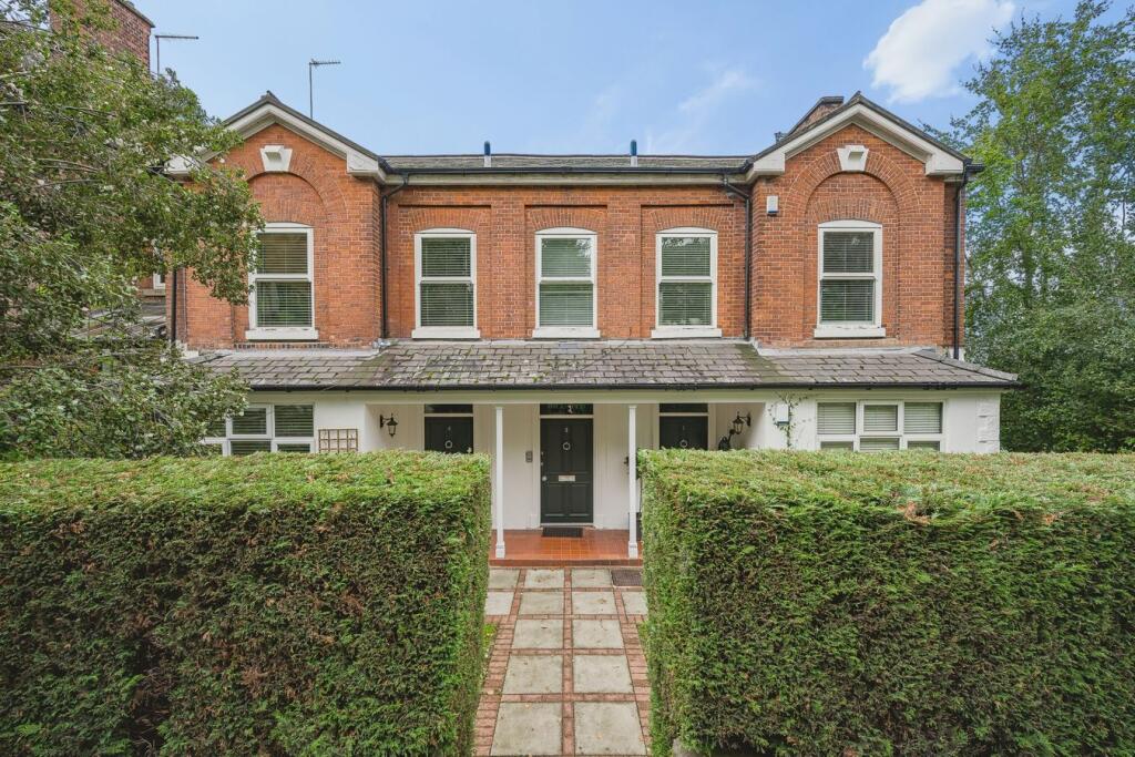 3 bed Town House for rent in Alderley Edge. From Michael J Chapman - Alderley Edge 3 bed Town House for rent in Alderley Edge. From Michael J Chapman - Alderley Edge