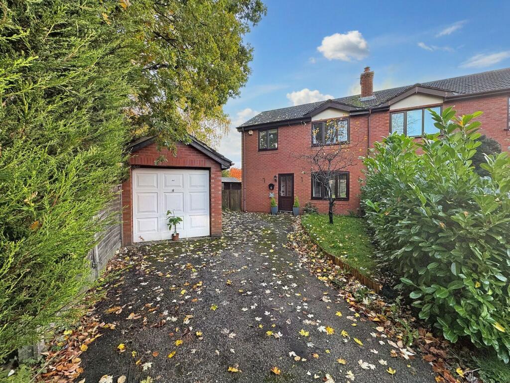 3 bed Semi Detached for rent in Alderley Edge. From Michael J Chapman - Alderley Edge 3 bed Semi Detached for rent in Alderley Edge. From Michael J Chapman - Alderley Edge