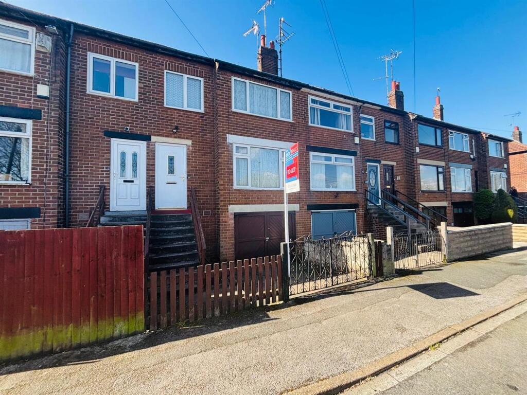 3 bed Mid Terraced House for rent in Leeds. From Kath Wells Estate Agents - Wortley
