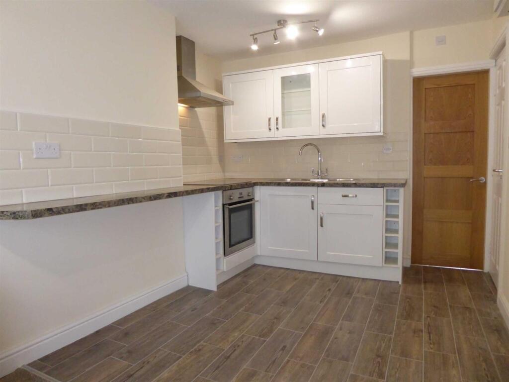 1 bed Apartment for rent in Leeds. From Kath Wells Estate Agents - Wortley