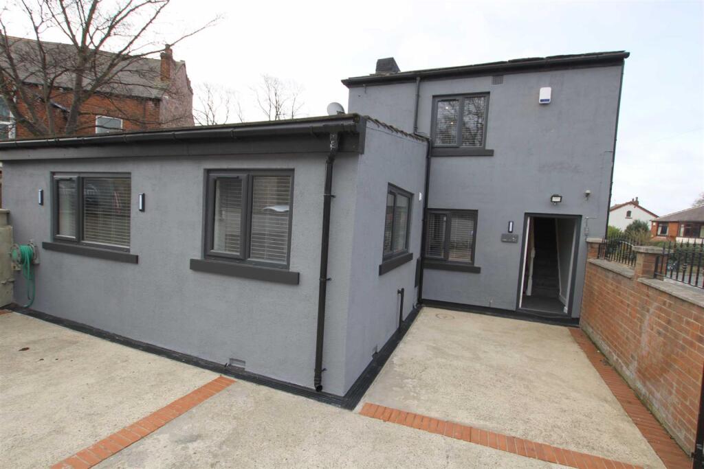 2 bed Detached for rent in Leeds. From Kath Wells Estate Agents - Wortley