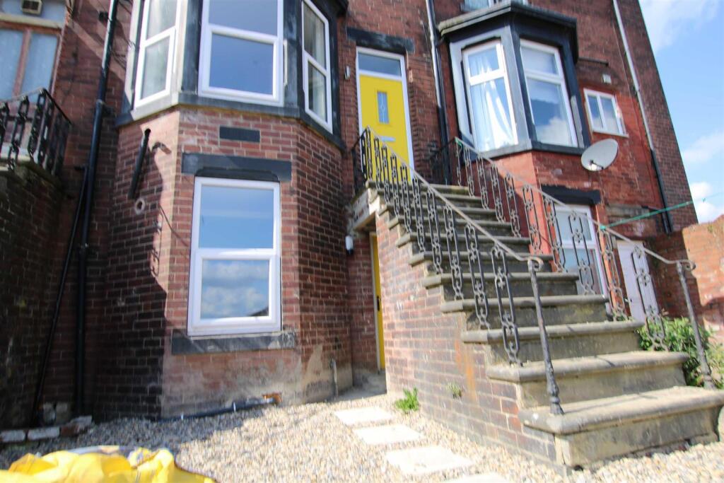 1 bed 1st Floor Flat for rent in Leeds. From Kath Wells Estate Agents - Wortley 1 bed 1st Floor Flat for rent in Leeds. From Kath Wells Estate Agents - Wortley