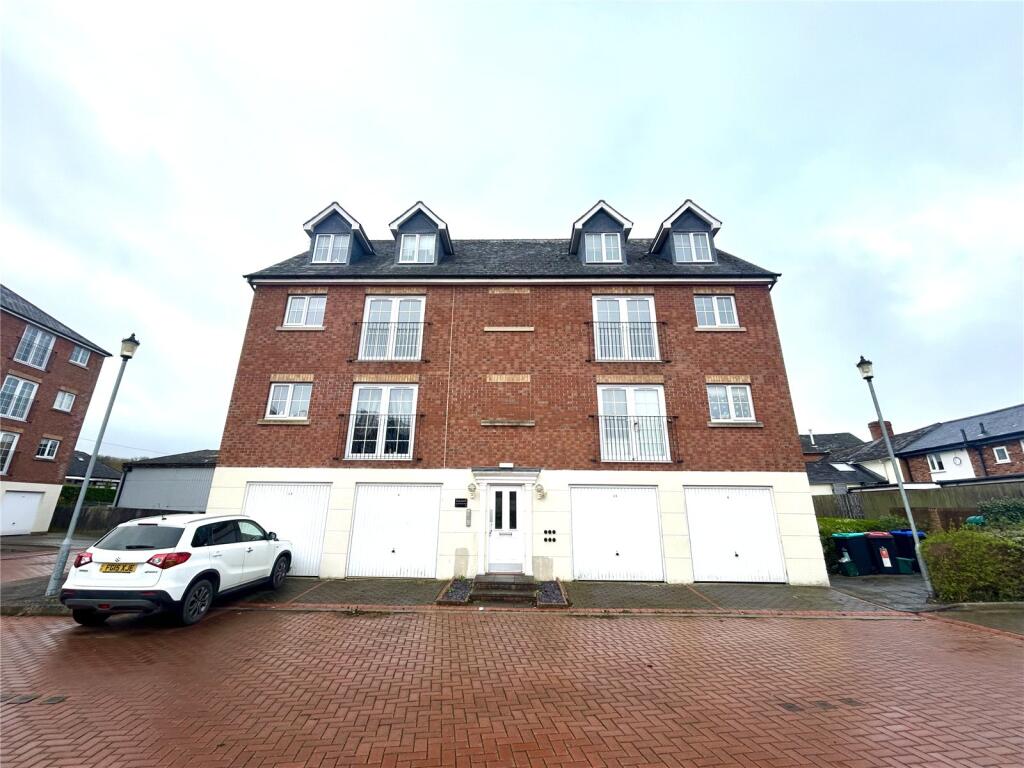 2 bed 1st Floor Flat for rent in Y Drenewydd. From Morris Marshall & Poole - Newtown
