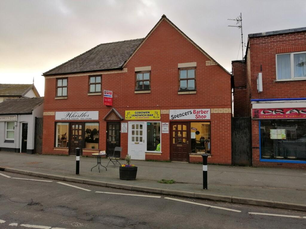 2 bed 1st Floor Flat for rent in Gobowen. From Morris Marshall & Poole - Newtown