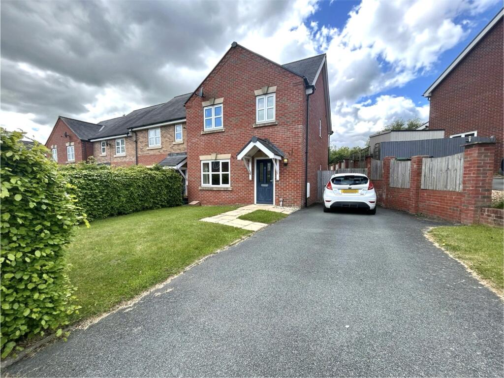 3 bed End of Terrace for rent in Y Drenewydd. From Morris Marshall & Poole - Newtown
