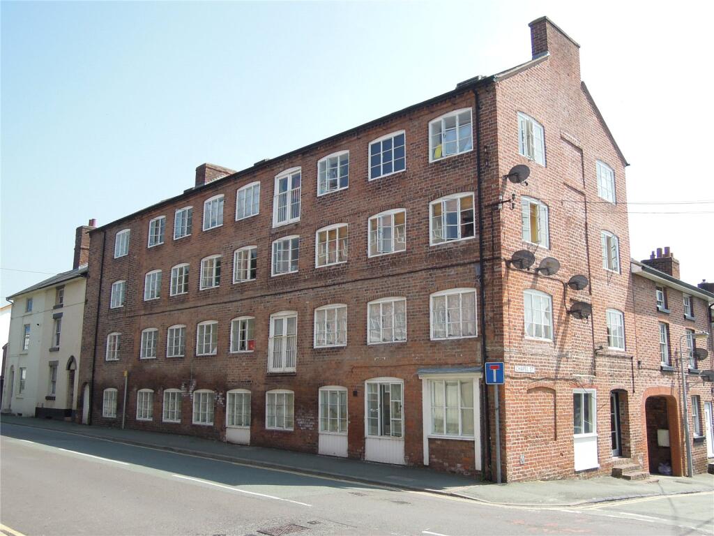 1 bed 1st Floor Flat for rent in Y Drenewydd. From Morris Marshall & Poole - Newtown