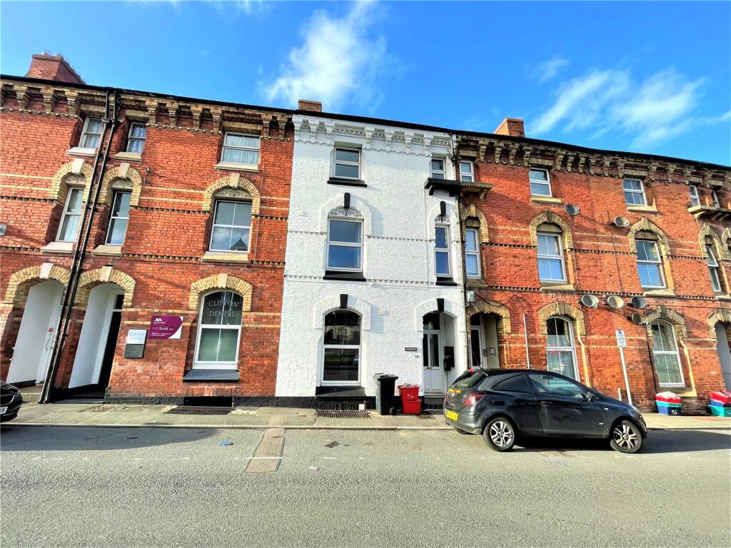 2 bed 1st Floor Flat for rent in Y Drenewydd. From Morris Marshall & Poole - Newtown