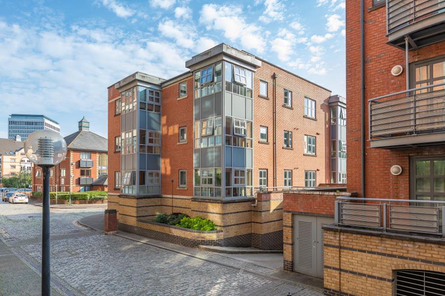 2 bed Apartment for rent in Bristol. From Ocean - Land & New Homes