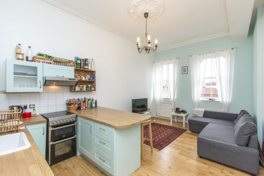 2 bed Apartment for rent in Leigh Woods. From Ocean - Land & New Homes