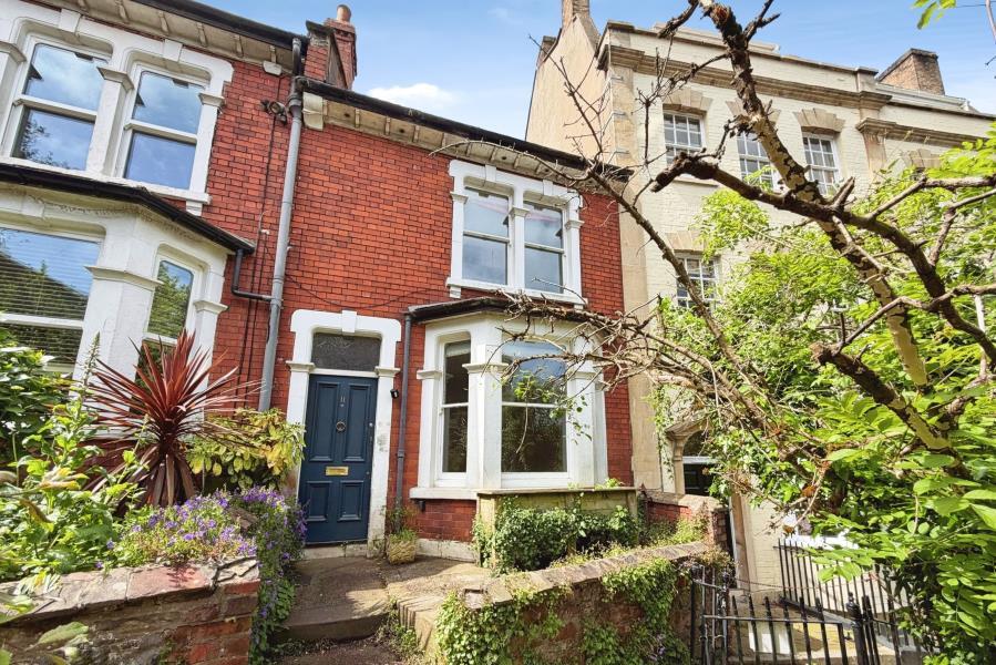 3 bed Mid Terraced House for rent in Leigh Woods. From Ocean - Land & New Homes