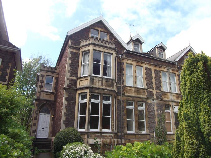 2 bed Apartment for rent in Leigh Woods. From Ocean - Land & New Homes