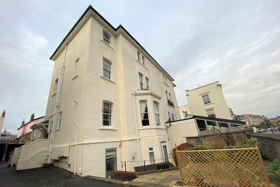1 bed 1st Floor Flat for rent in Leigh Woods. From Ocean - Land & New Homes