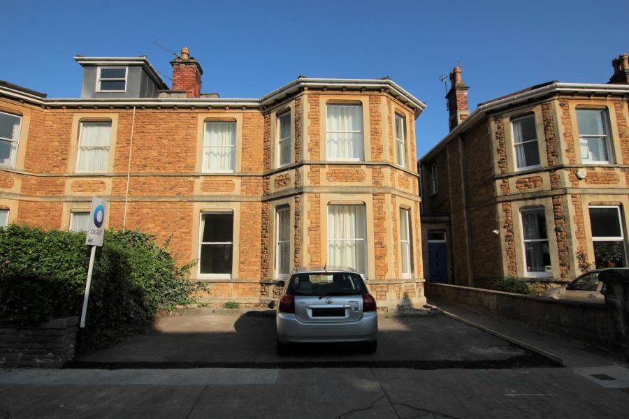 2 bed Apartment for rent in Leigh Woods. From Ocean - Land & New Homes