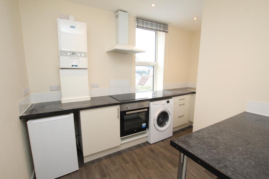 2 bed 1st Floor Flat for rent in Hillfields. From Ocean - Downend