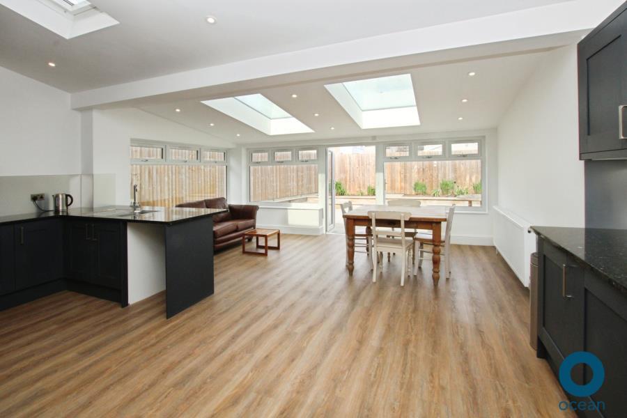 5 bed Mid Terraced House for rent in Whiteway. From Ocean - Downend 5 bed Mid Terraced House for rent in Whiteway. From Ocean - Downend