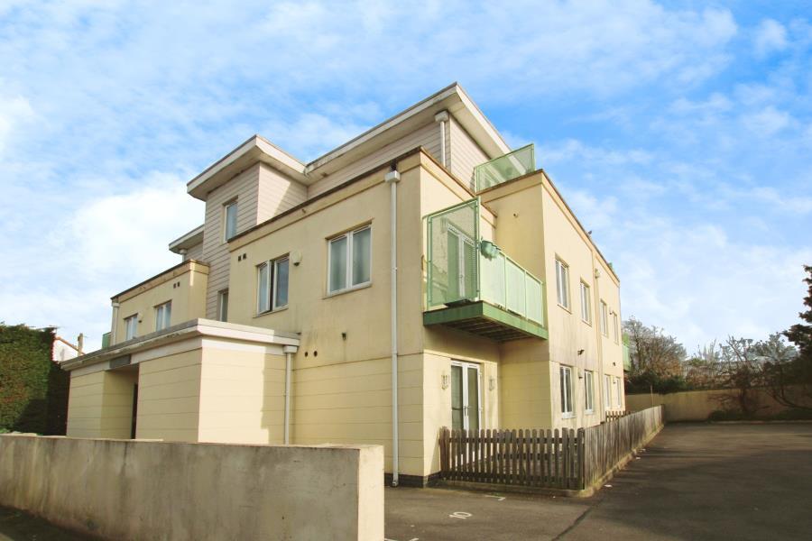 2 bed 1st Floor Flat for rent in Frenchay. From Ocean - Downend