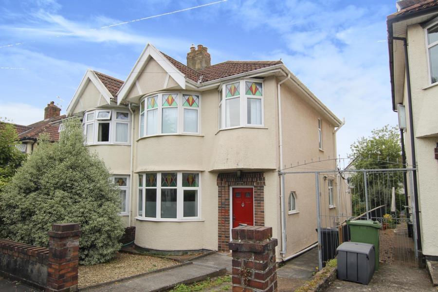 3 bed Mid Terraced House for rent in Broomhill. From Ocean - Downend 3 bed Mid Terraced House for rent in Broomhill. From Ocean - Downend
