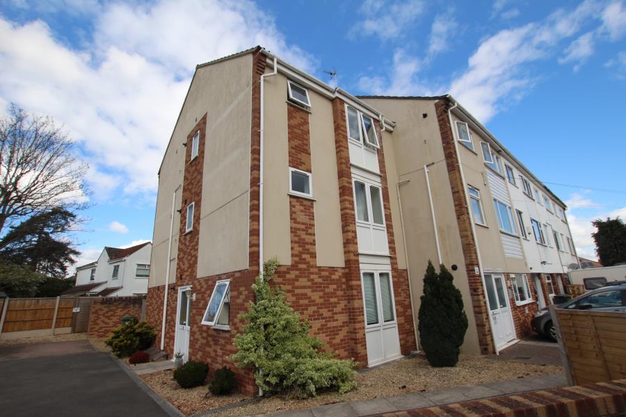 2 bed 1st Floor Flat for rent in Frenchay. From Ocean - Downend