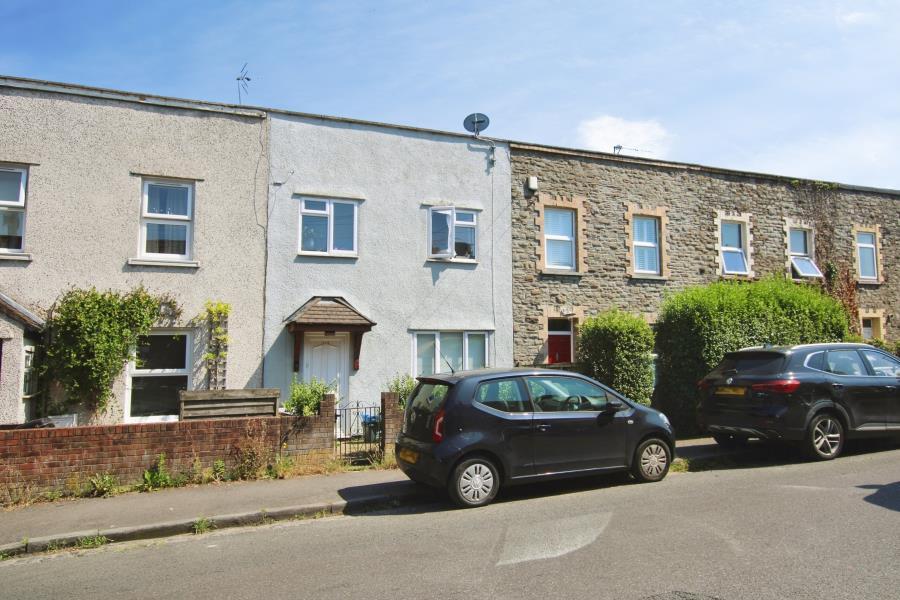 3 bed Mid Terraced House for rent in Hillfields. From Ocean - Downend 3 bed Mid Terraced House for rent in Hillfields. From Ocean - Downend