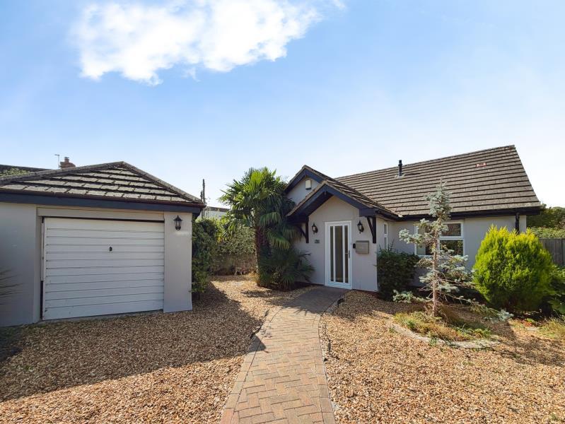 3 bed Mid Terraced House for rent in Easton-in-Gordano. From Ocean - Portishead