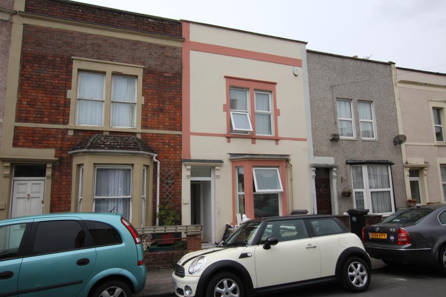 3 bed Mid Terraced House for rent in Ashton Vale. From Ocean - Southville