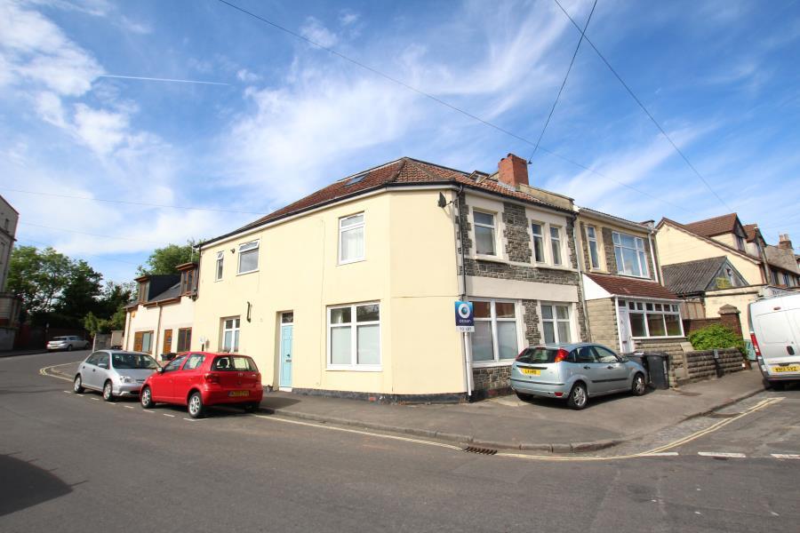 2 bed 1st Floor Flat for rent in Bower Ashton. From Ocean - Southville