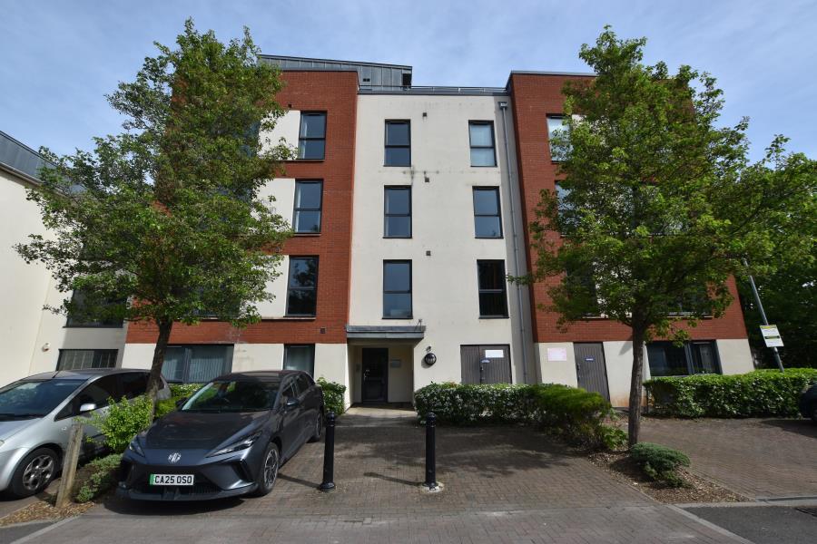 1 bed 1st Floor Flat for rent in Bower Ashton. From Ocean - Southville