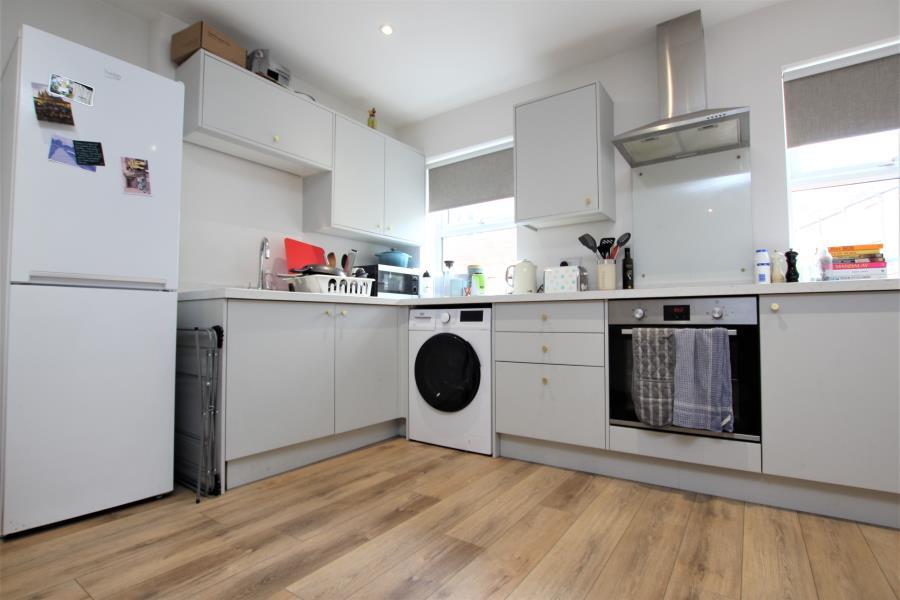 3 bed 1st Floor Flat for rent in Bower Ashton. From Ocean - Southville