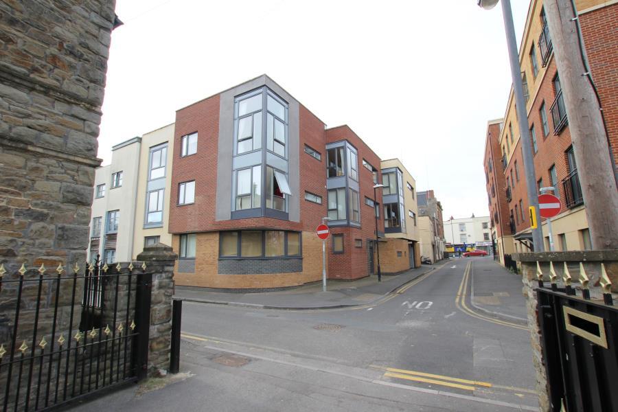 1 bed 1st Floor Flat for rent in Bower Ashton. From Ocean - Southville