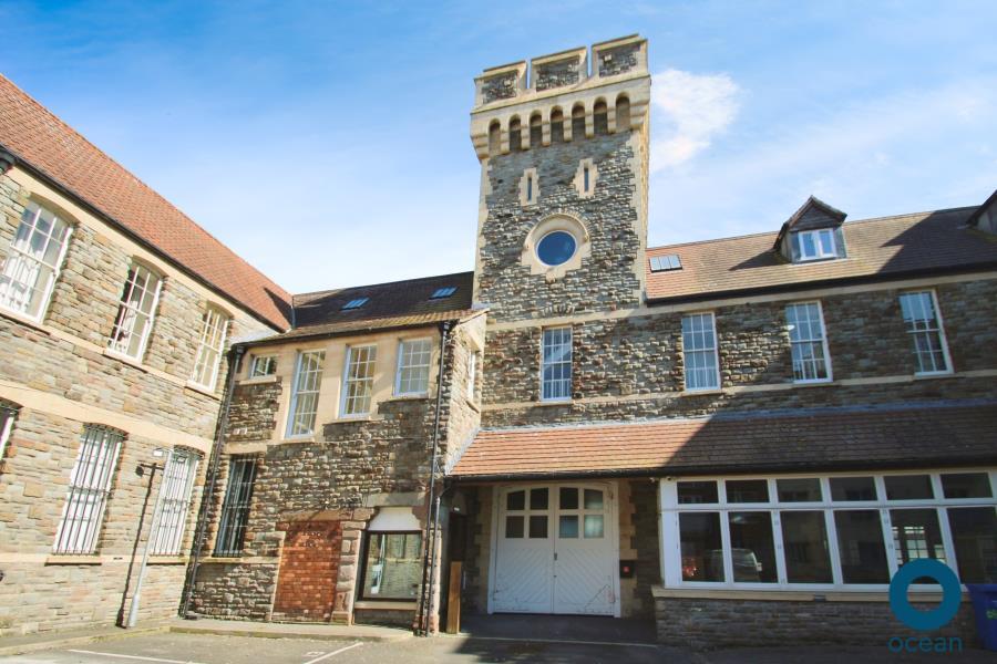 2 bed 1st Floor Flat for rent in Bower Ashton. From Ocean - Southville