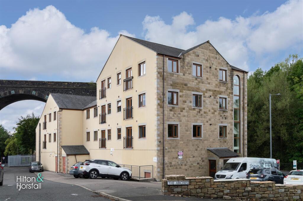 2 bed Apartment for rent in Colne. From Hilton & Horsfall Estate Agents - Barrowford