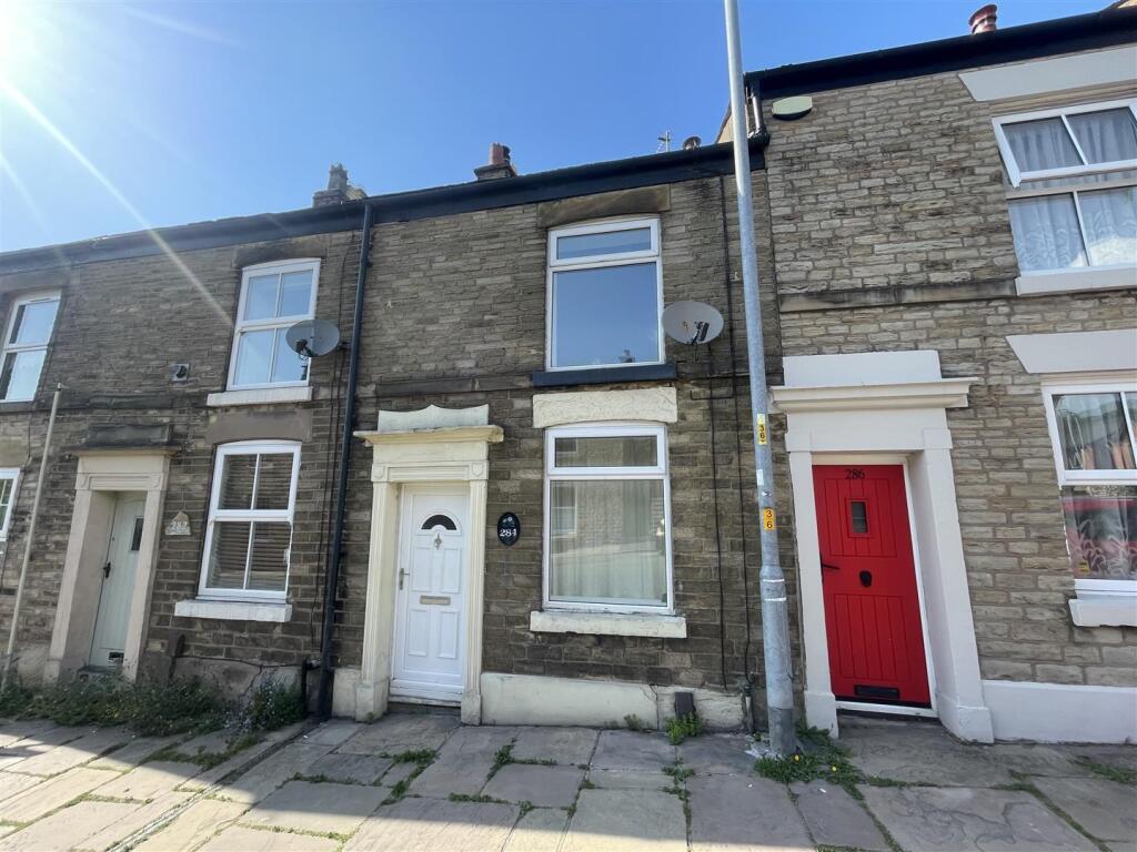 2 bed Detached for rent in Higher Hurdsfield. From Holden & Prescott - Macclesfield