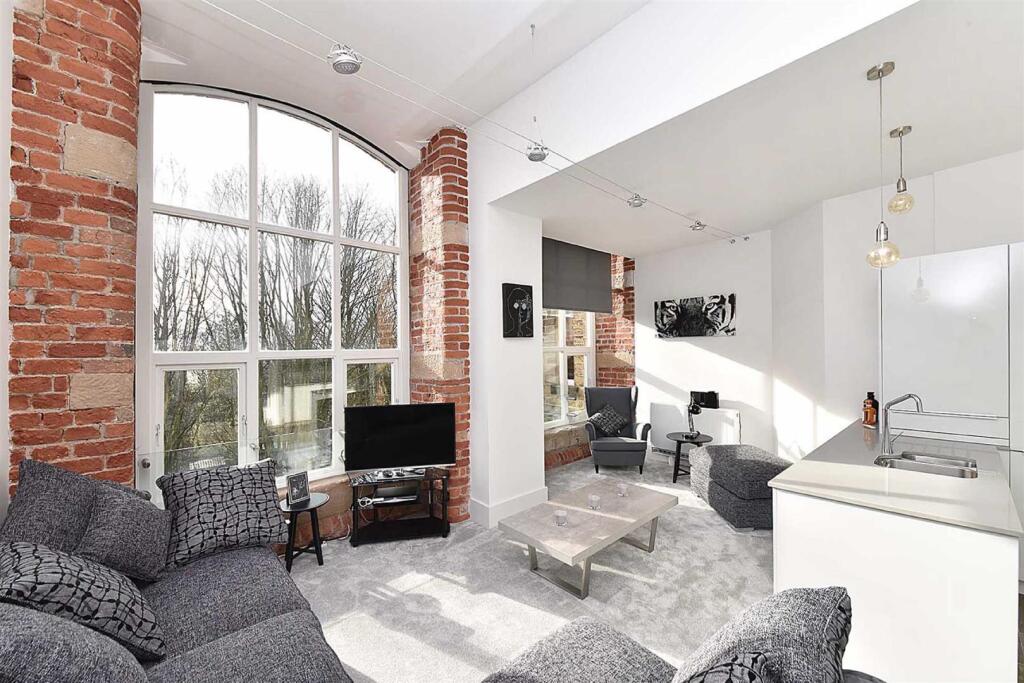 2 bed 1st Floor Flat for rent in Bollington. From Holden & Prescott - Macclesfield
