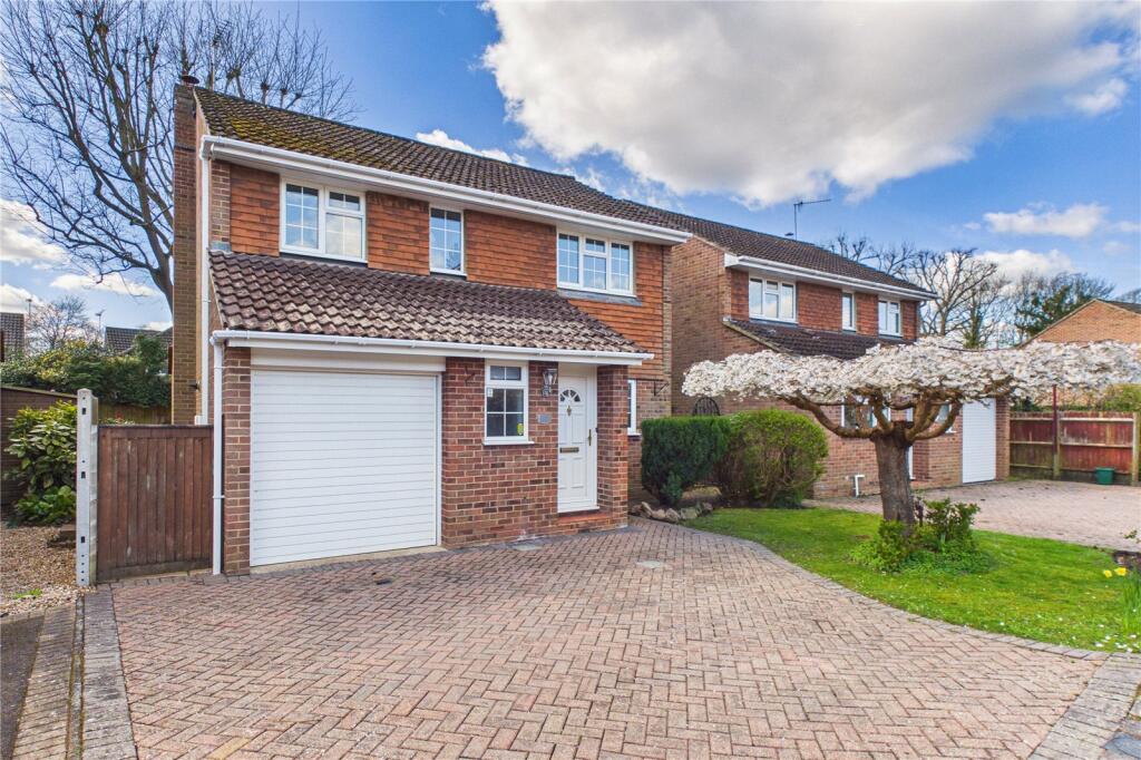 3 bed Detached for rent in Copthorne. From Greenaway Residential Estate Agents & Lettings Agents - Crawley