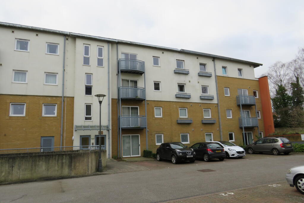 2 bed Apartment for rent in Crawley. From Greenaway Residential Estate Agents & Lettings Agents - Crawley
