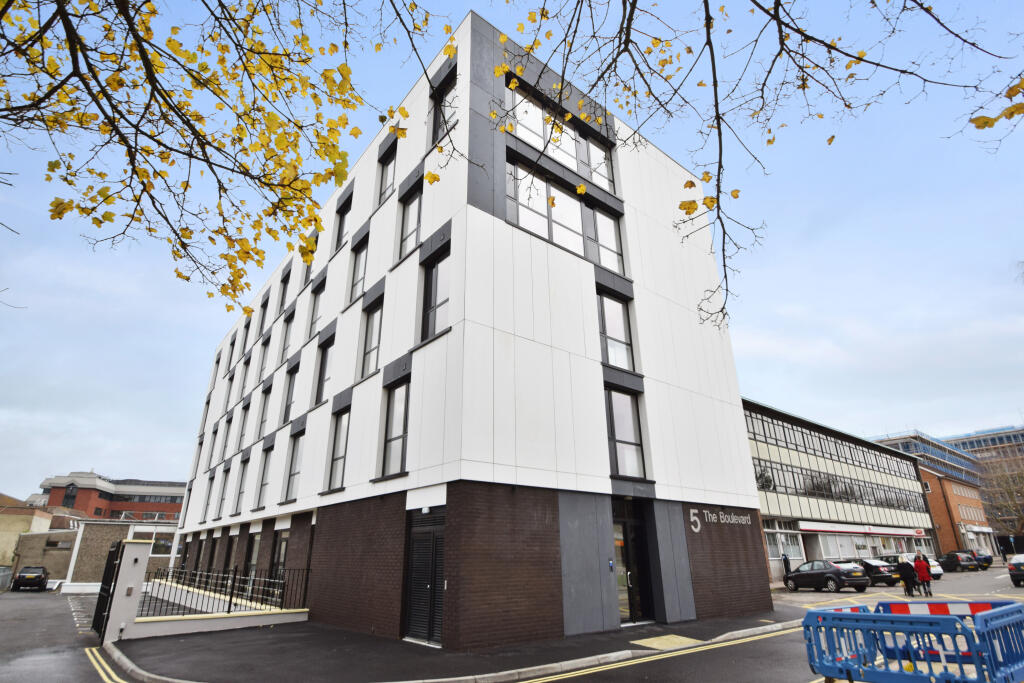 1 bed Apartment for rent in Crawley. From Greenaway Residential Estate Agents & Lettings Agents - Crawley