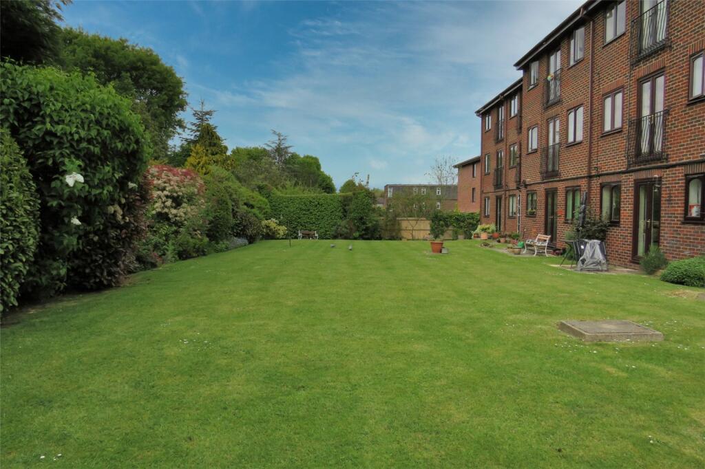 2 bed Apartment for rent in Pease Pottage. From Greenaway Residential Estate Agents & Lettings Agents - Crawley 2 bed Apartment for rent in Pease Pottage. From Greenaway Residential Estate Agents & Lettings Agents - Crawley