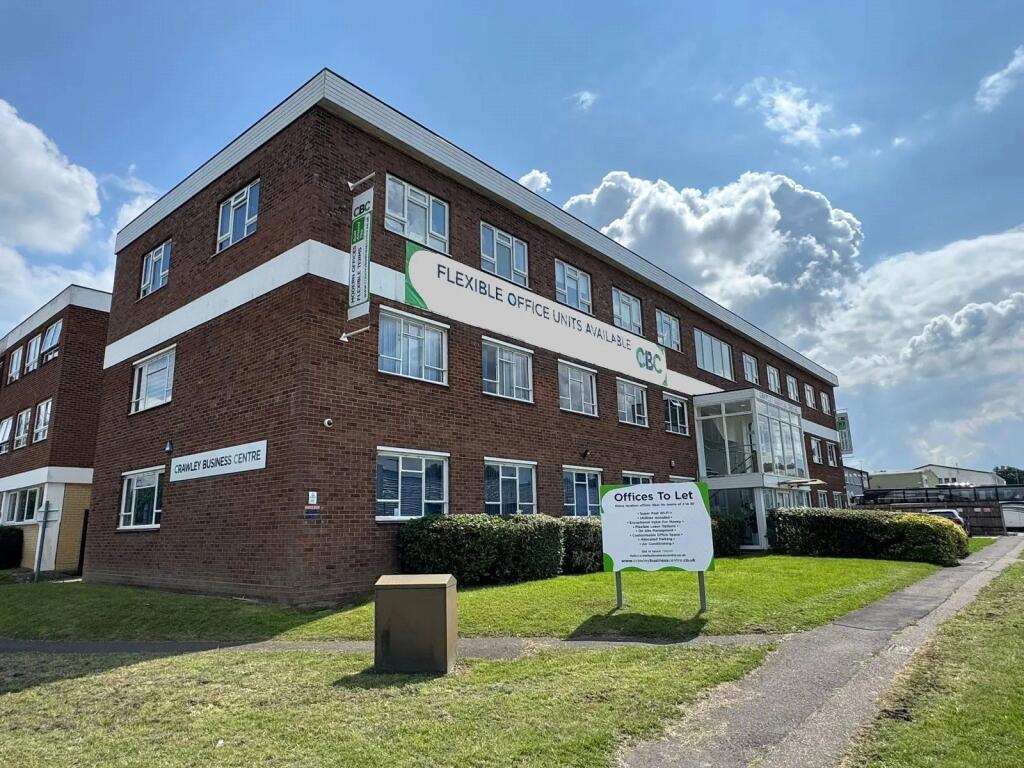 4 bed House (unspecified) for rent in Crawley. From Greenaway Residential Estate Agents & Lettings Agents - Crawley 4 bed House (unspecified) for rent in Crawley. From Greenaway Residential Estate Agents & Lettings Agents - Crawley
