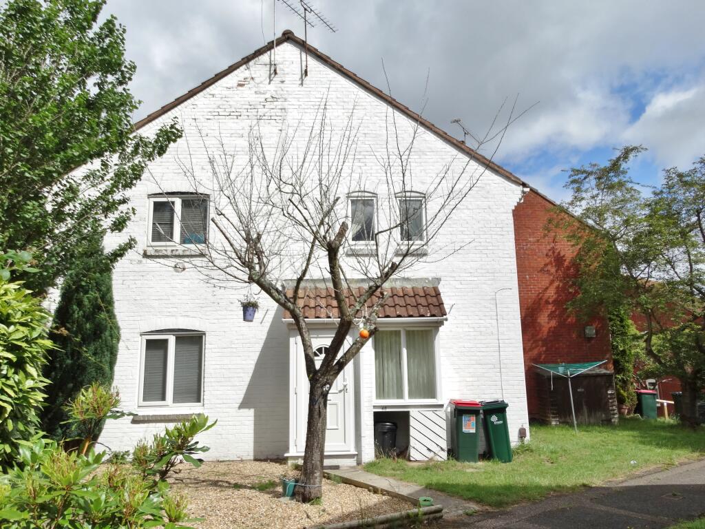 1 bed Mid Terraced House for rent in Pease Pottage. From Greenaway Residential Estate Agents & Lettings Agents - Crawley 1 bed Mid Terraced House for rent in Pease Pottage. From Greenaway Residential Estate Agents & Lettings Agents - Crawley