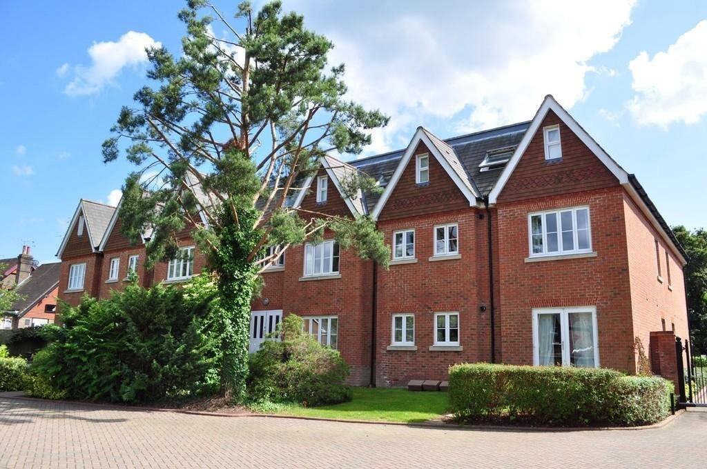 1 bed Apartment for rent in Ifieldwood. From Greenaway Residential Estate Agents & Lettings Agents - Crawley 1 bed Apartment for rent in Ifieldwood. From Greenaway Residential Estate Agents & Lettings Agents - Crawley