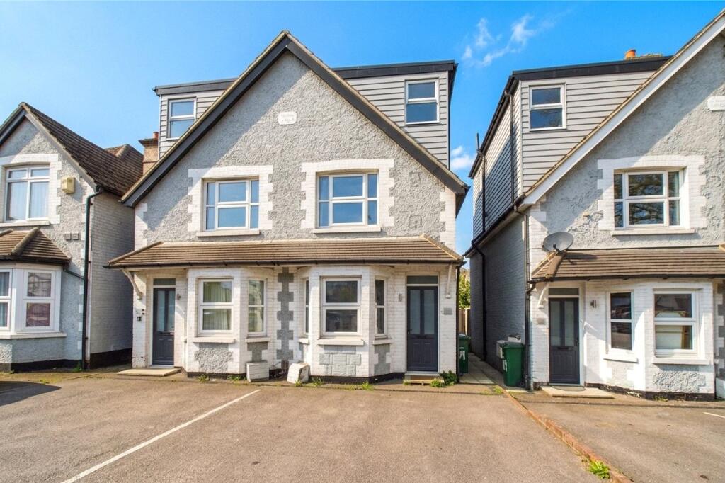 5 bed Semi Detached for rent in Crawley. From Greenaway Residential Estate Agents & Lettings Agents - Crawley 5 bed Semi Detached for rent in Crawley. From Greenaway Residential Estate Agents & Lettings Agents - Crawley