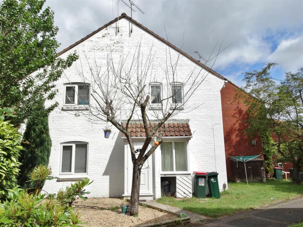 1 bed Mid Terraced House for rent in Pease Pottage. From Greenaway Residential Estate Agents & Lettings Agents - Crawley 1 bed Mid Terraced House for rent in Pease Pottage. From Greenaway Residential Estate Agents & Lettings Agents - Crawley