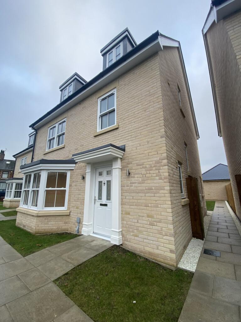 5 bed Detached for rent in Halstead. From Haylock Investment Management Services - Halstead