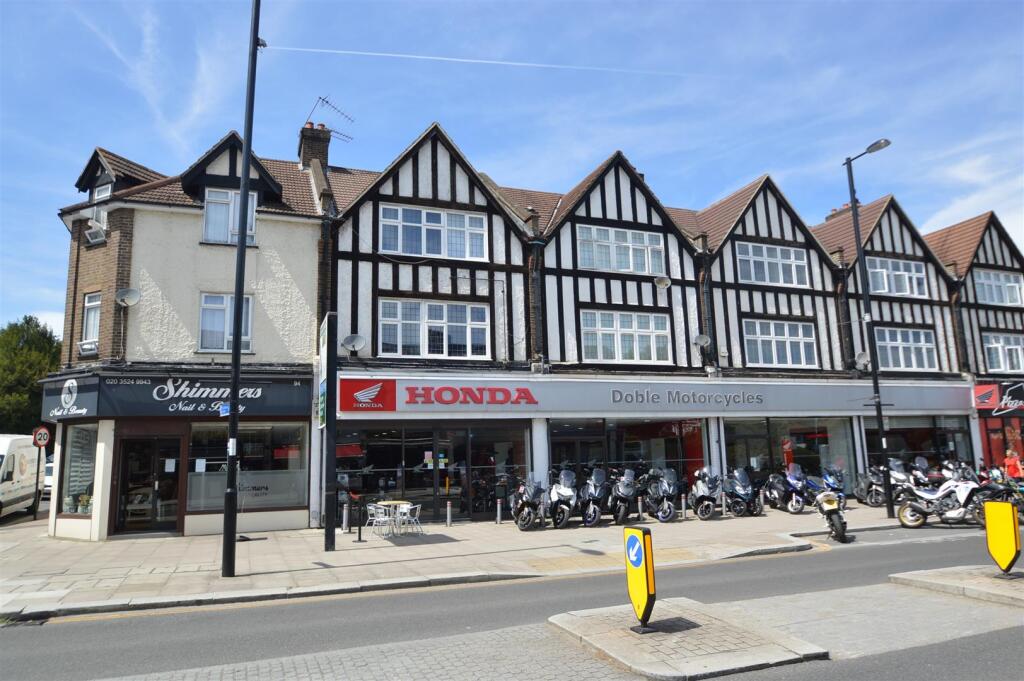 1 bed 1st Floor Flat for rent in Coulsdon. From Daniel Adams Estate Agents - Coulsdon 1 bed 1st Floor Flat for rent in Coulsdon. From Daniel Adams Estate Agents - Coulsdon
