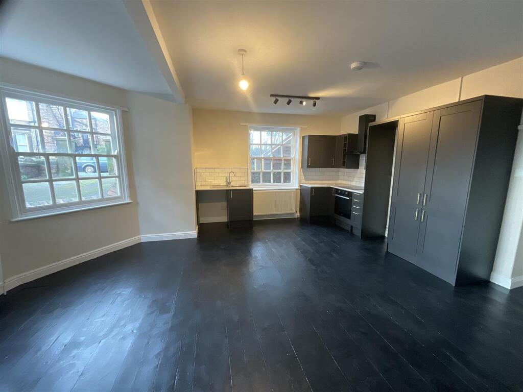 2 bed 1st Floor Flat for rent in Scarborough. From CPH Property Services - Scarborough