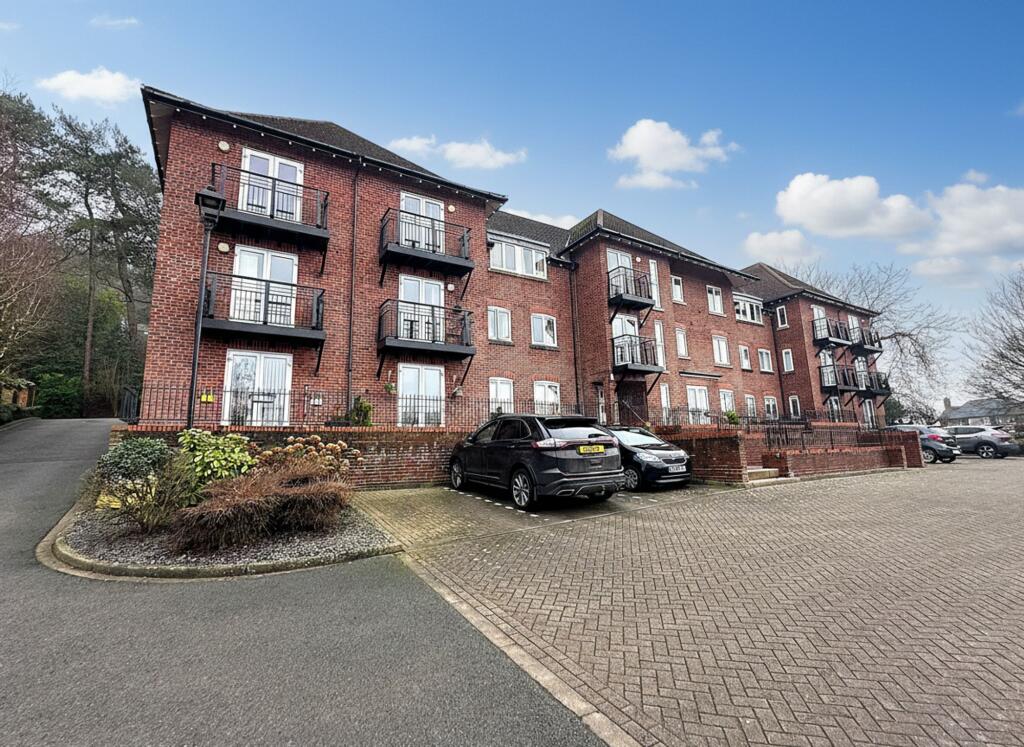 2 bed 1st Floor Flat for rent in Scarborough. From CPH Property Services - Scarborough