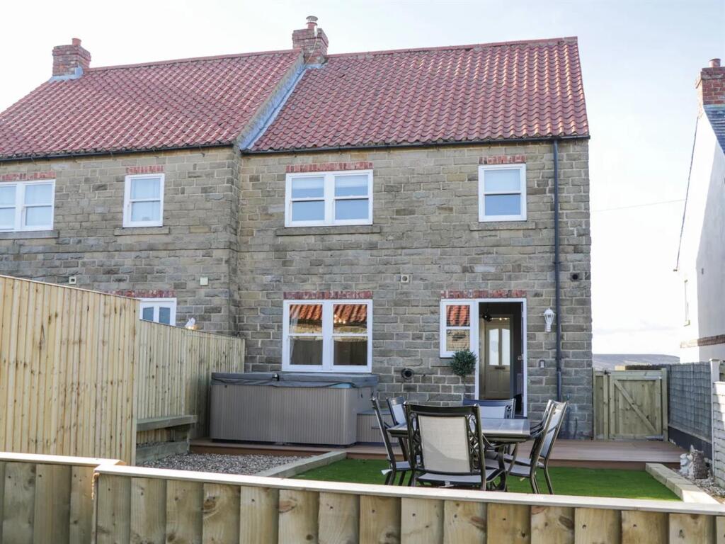 3 bed Detached for rent in Ravenscar. From CPH Property Services - Scarborough 3 bed Detached for rent in Ravenscar. From CPH Property Services - Scarborough