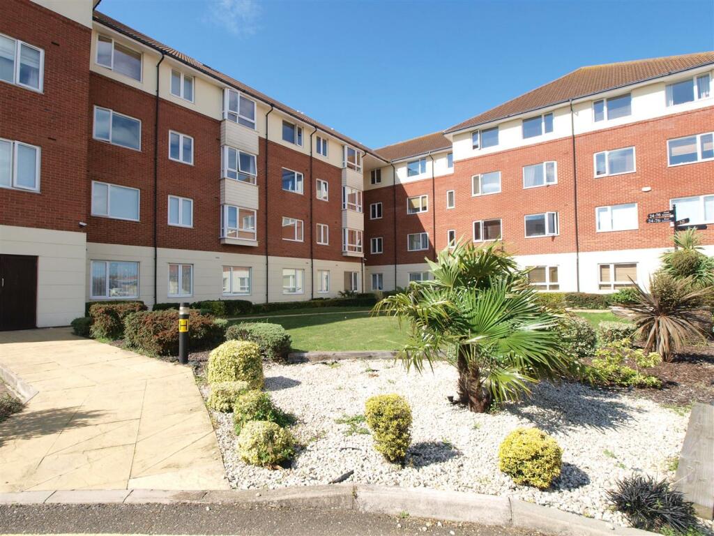2 bed 1st Floor Flat for rent in Hadleigh. From Countryside Estates - Countryside Estates