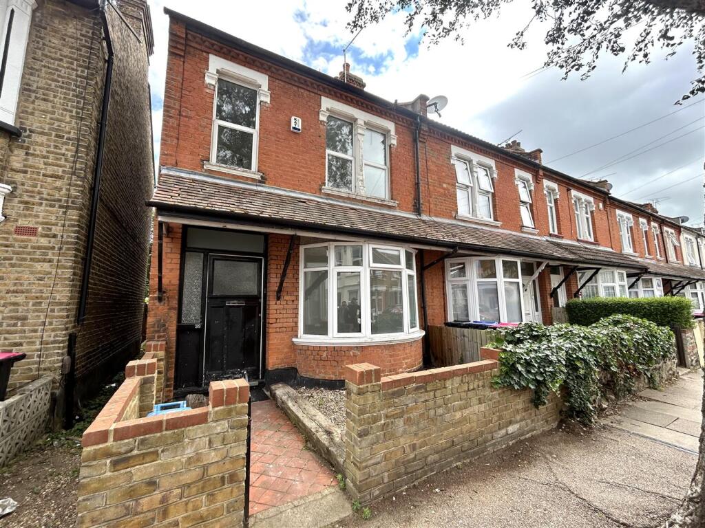 3 bed Mid Terraced House for rent in Southend-on-Sea. From Countryside Estates - Countryside Estates